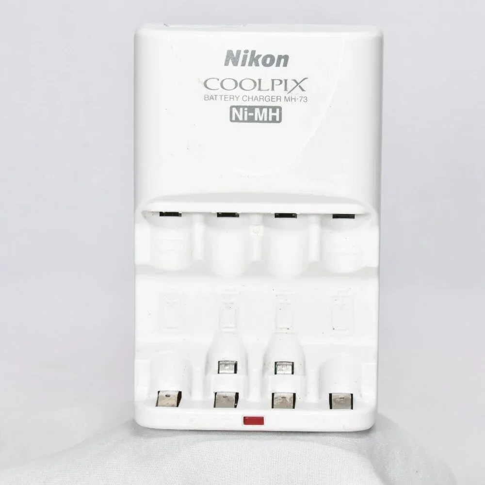 Nikon MH-73 Ni-MH Battery Charger for Coolpix AA Rechargeable Batteries NEW